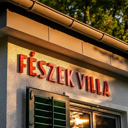 Feszek * Balatonszárszó