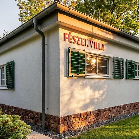 Feszek